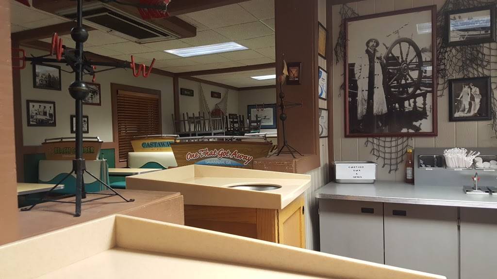 Long John Silvers | restaurant | 7140 Pendleton Pike, Indianapolis, IN 46226, USA | 3175469611 OR +1 317-546-9611