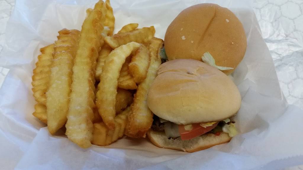 Retro Junction | restaurant | 7010 N Cedar Ave, Fresno, CA 93720, USA | 5593230167 OR +1 559-323-0167