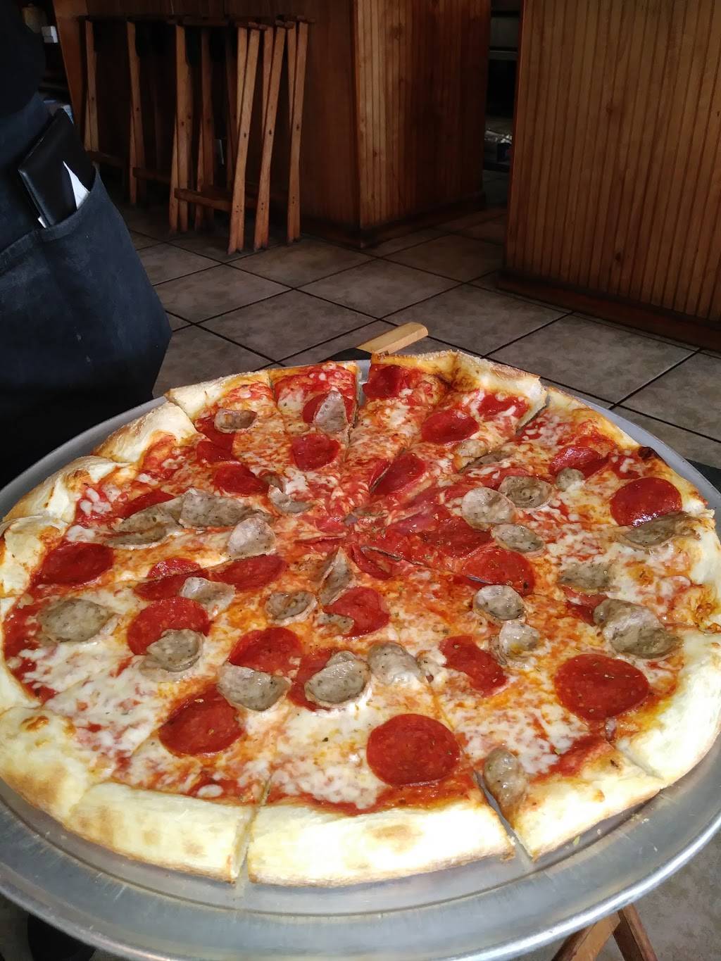 Big Apple Pizza & Pasta | restaurant | 2880 9th St SW, Vero Beach, FL 32968, USA | 7725693923 OR +1 772-569-3923