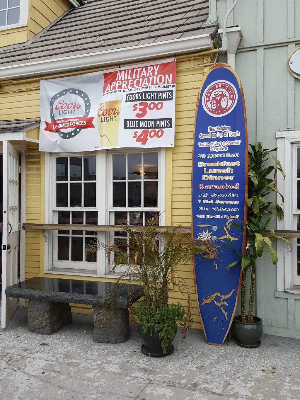 Tonys Sports Bar and Grill | restaurant | 274 Harbor Dr, Oceanside, CA 92054, USA | 7604338466 OR +1 760-433-8466