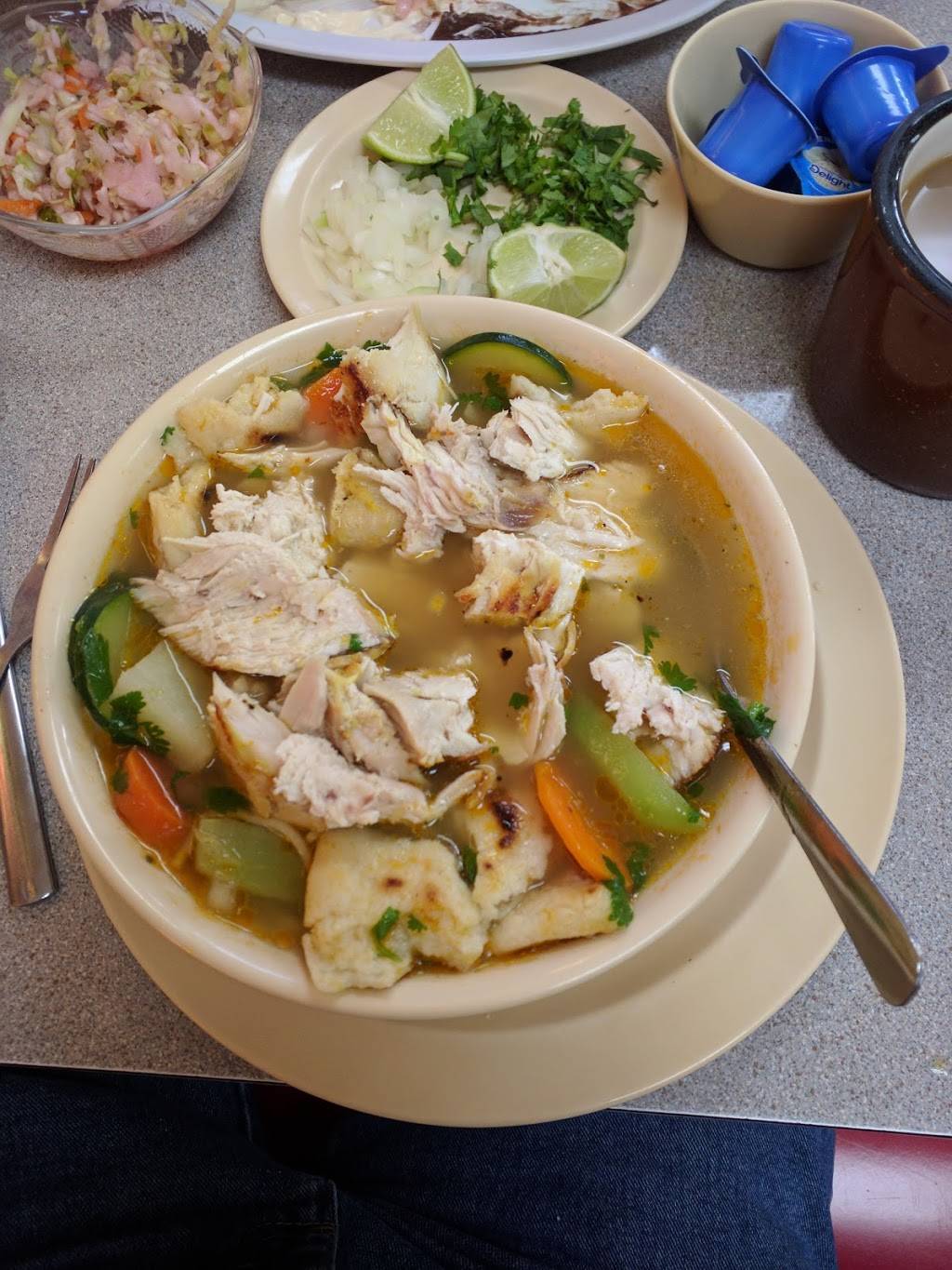 Adentro Cojutepeque | restaurant | 10136 Long Beach Blvd, Lynwood, CA 90262, USA | 3235694295 OR +1 323-569-4295