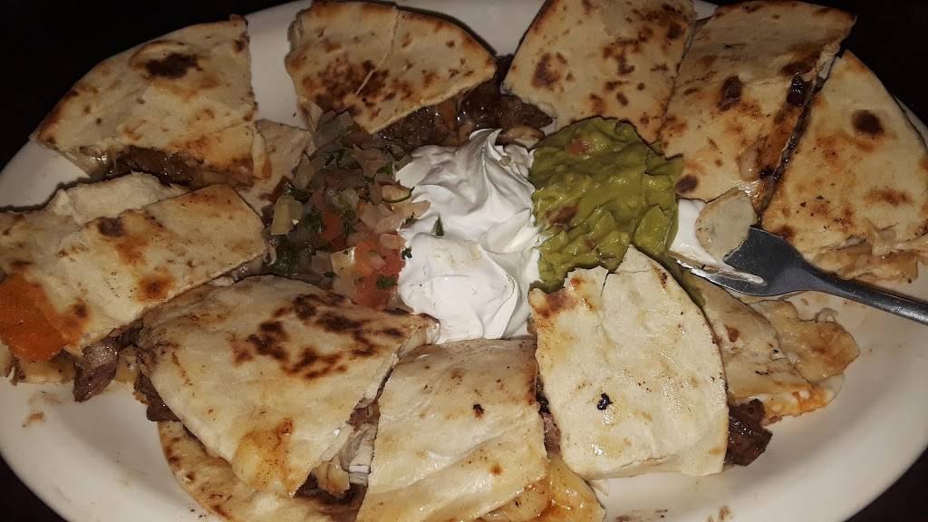 Esmes Mexican restaurant | restaurant | 1602 Callaghan Rd, San Antonio, TX 78228, USA | 2102653216 OR +1 210-265-3216