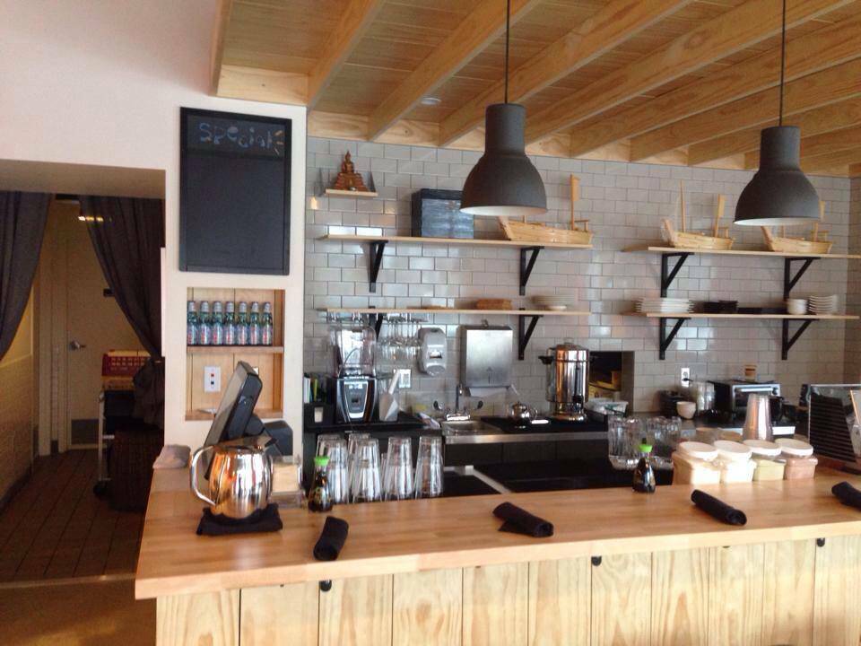 Rice N Roll Bistro | restaurant | 1952 N Farwell Ave, Milwaukee, WI 53202, USA | 4142209944 OR +1 414-220-9944