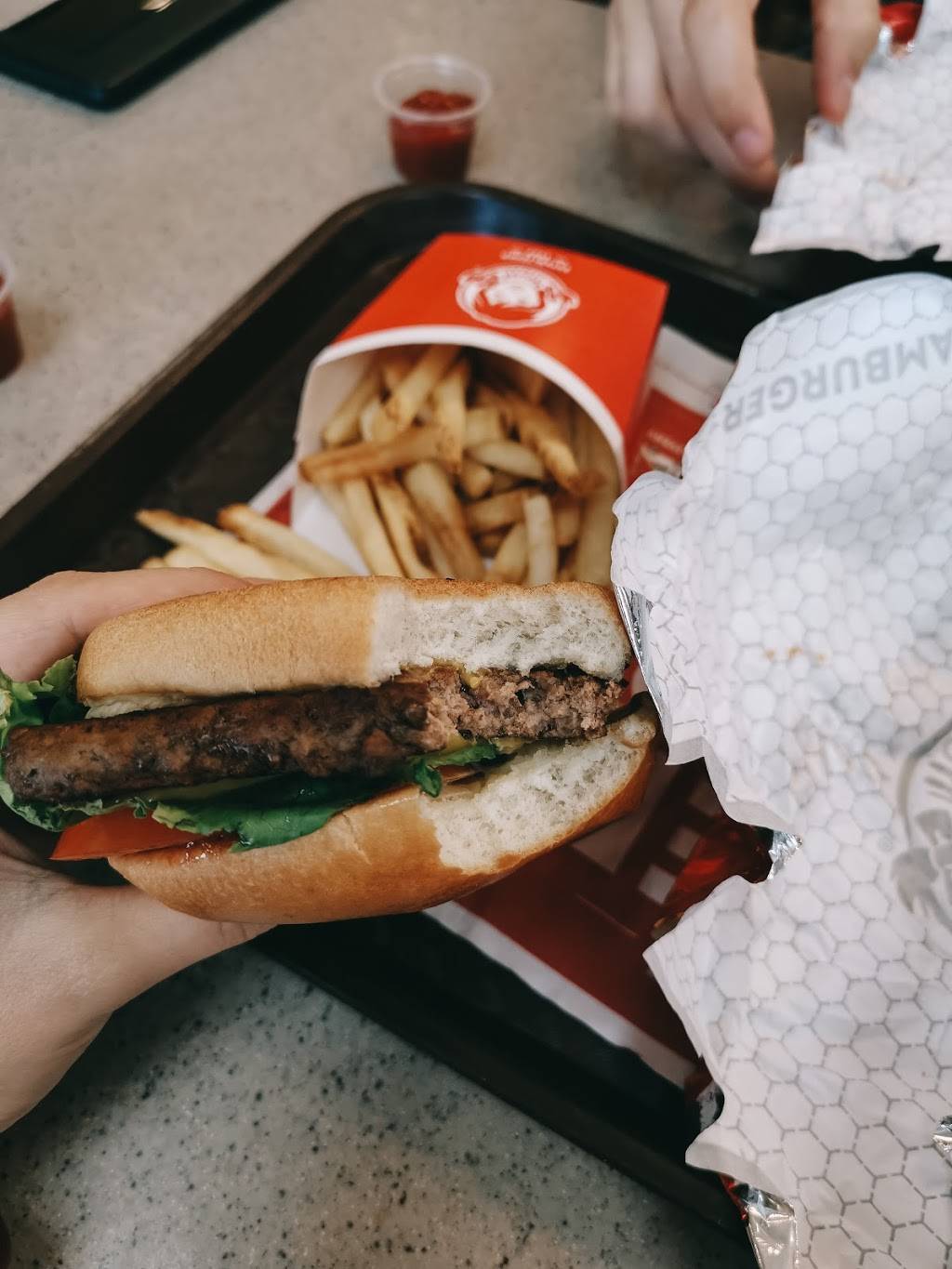 Wendys | restaurant | 2201 Pacific Ave, Virginia Beach, VA 23451, USA | 7574255524 OR +1 757-425-5524