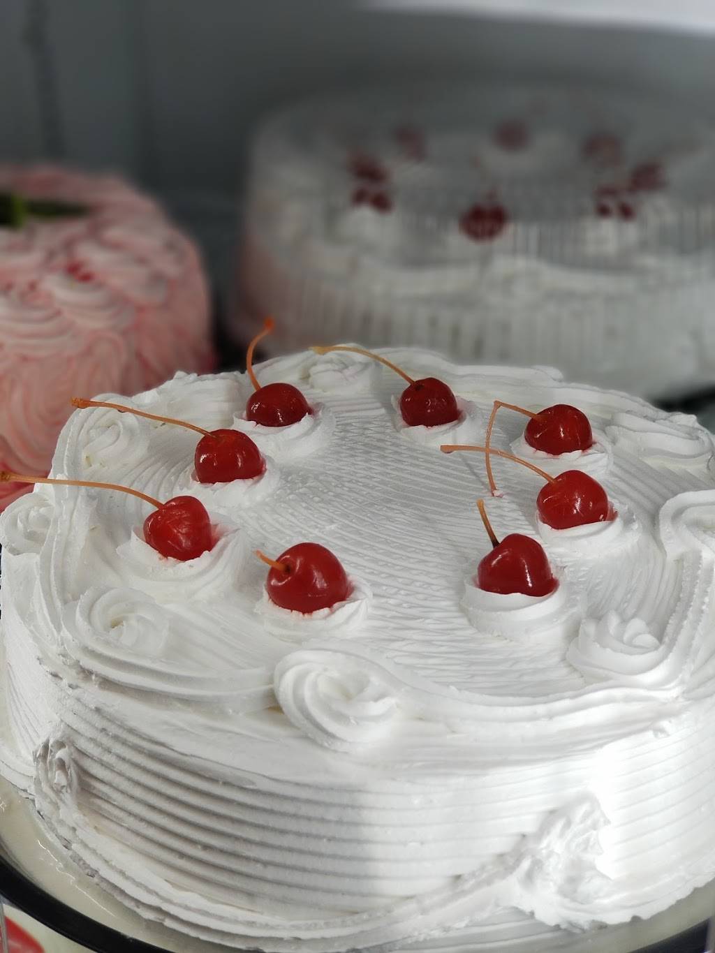 Monarca Panaderia y Pasteleria | bakery | 4407 N Kimball Ave, Chicago, IL 60618, USA | 8722085428 OR +1 872-208-5428