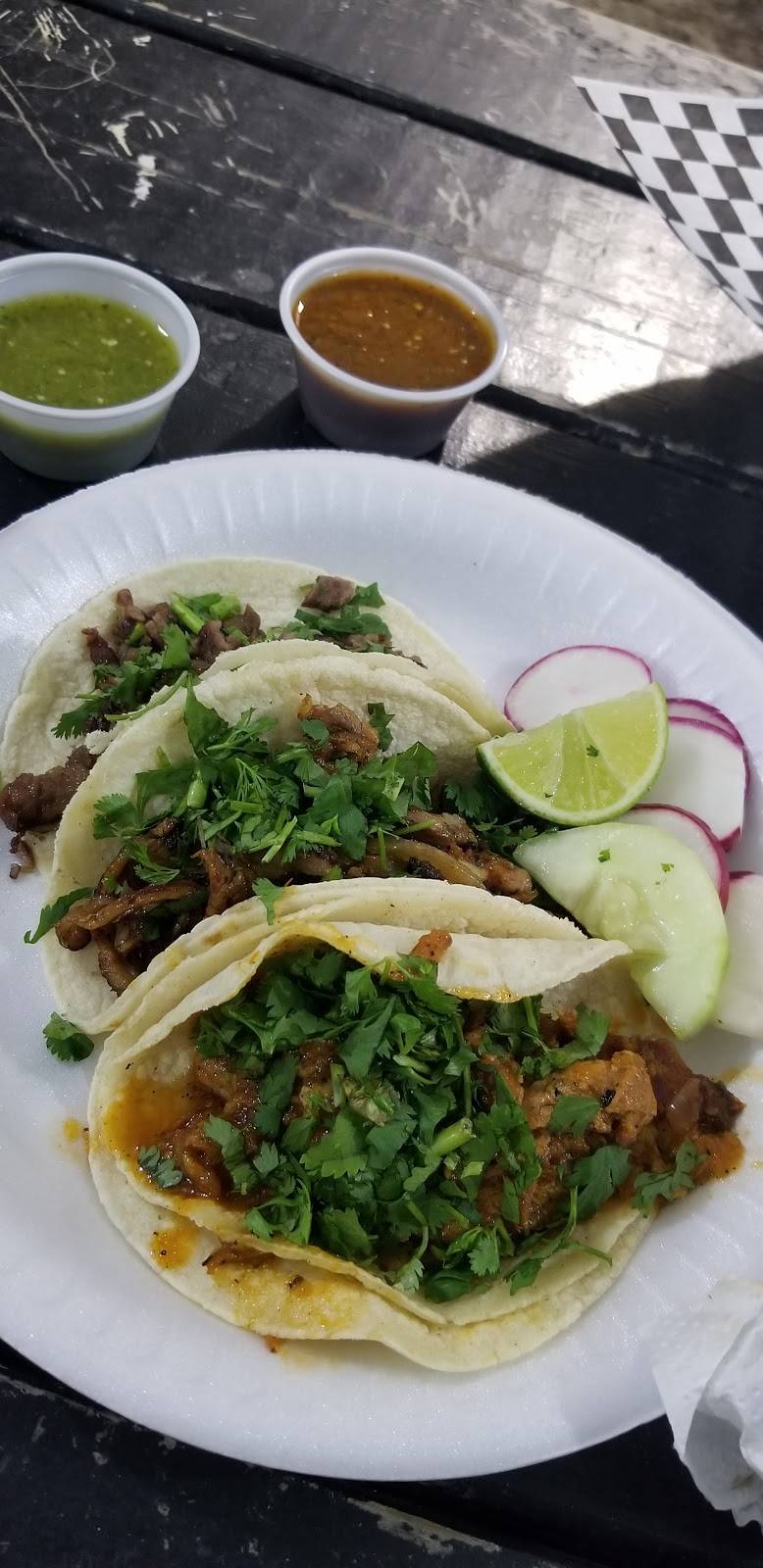 Los Taqueiros | restaurant | 575 Panama Ln, Bakersfield, CA 93307, USA | 6613639895 OR +1 661-363-9895