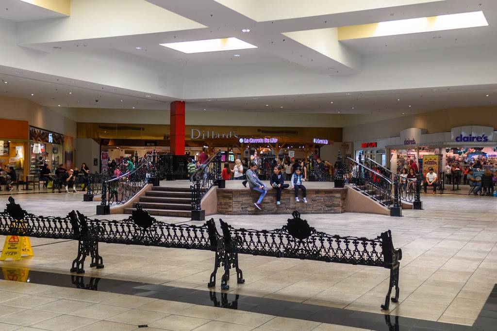 Desert Sky Mall | shopping mall | 7611 W Thomas Rd, Phoenix, AZ 85033, USA | 6232451400 OR +1 623-245-1400