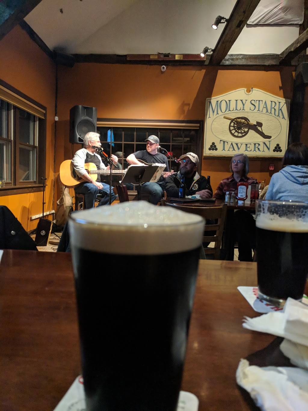 Mollys Tavern And Restaurant | restaurant | 35 Mont Vernon Rd, New Boston, NH 03037, USA | 6034871362 OR +1 603-487-1362