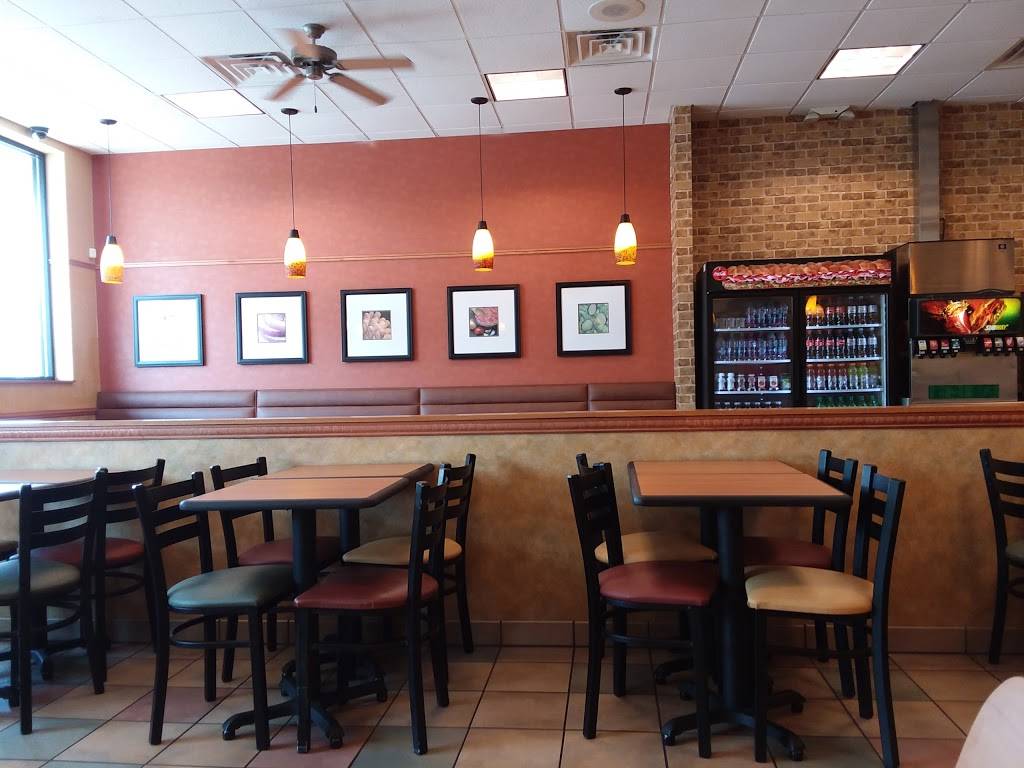 Subway | restaurant | 237 N Main St, Niles, OH 44446, USA | 3306522238 OR +1 330-652-2238