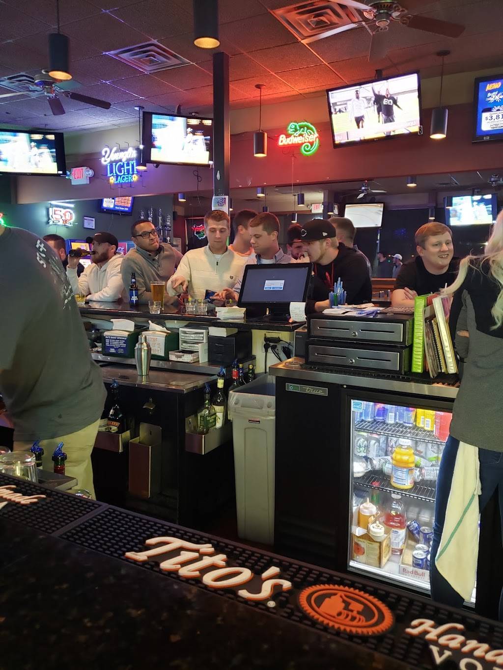 Elis Sports Bar & Grill | restaurant | Western Row Center, 3187 Western Row Rd #122, Maineville, OH 45039, USA | 5137700077 OR +1 513-770-0077