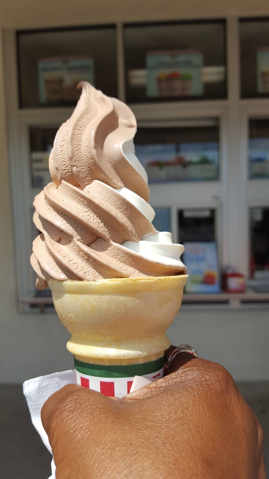 Ritas Italian Ice & Frozen Custard | restaurant | 4640 Shore Dr #111, Virginia Beach, VA 23455, USA | 7573904890 OR +1 757-390-4890