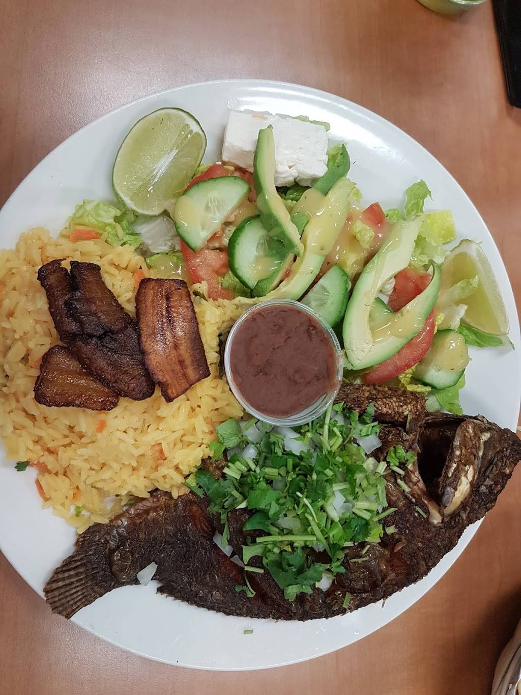 La Guanaquita | restaurant | 1621 Wilson Ave, North York, ON M3L 1A5, Canada | 4162494141 OR +1 416-249-4141