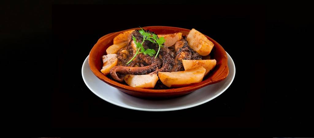 Caloura Bar & Grill | restaurant | 468 Rogers Rd, York, ON M6M 1B1, Canada | 6477483044 OR +1 647-748-3044