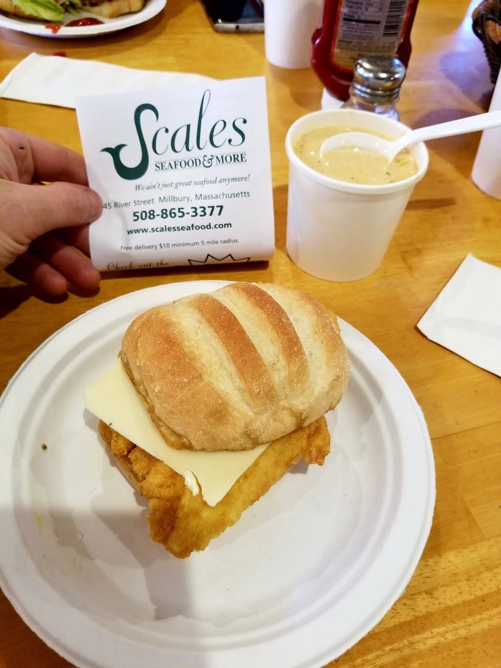 Scales Seafood & Ice Cream | restaurant | 45 River St, Millbury, MA 01527, USA | 5088653377 OR +1 508-865-3377