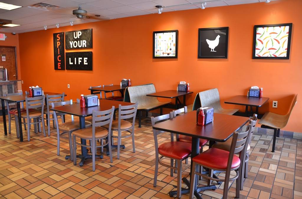 JP’s Hot Chicken | restaurant | 15224 Fort Campbell Blvd, Oak Grove, KY 42262, USA | 2706975036 OR +1 270-697-5036