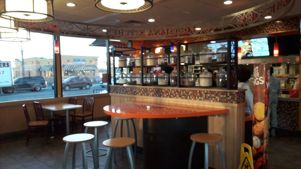 Popeyes Louisiana Kitchen | restaurant | 498 E 4th St, Perris, CA 92570, USA | 9519439225 OR +1 951-943-9225