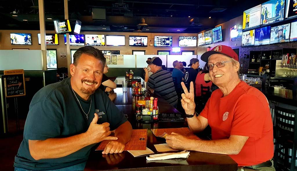 The Hub Grill and Bar | restaurant | 1860 S Stapley Dr, Mesa, AZ 85204, USA | 4804942699 OR +1 480-494-2699