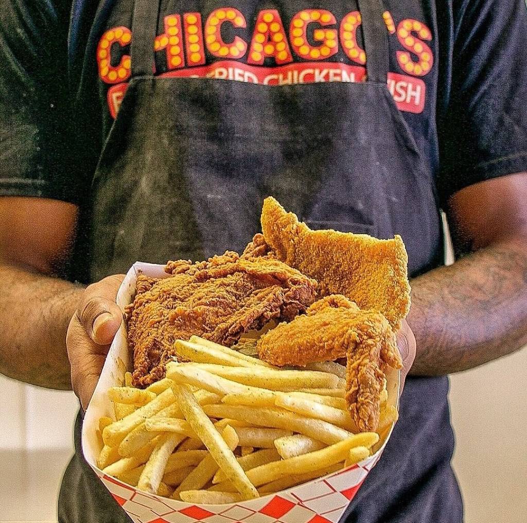 Chicagos Famous Fried Chicken & Fish | restaurant | 5588 North Fwy, Houston, TX 77076, USA | 8323892344 OR +1 832-389-2344