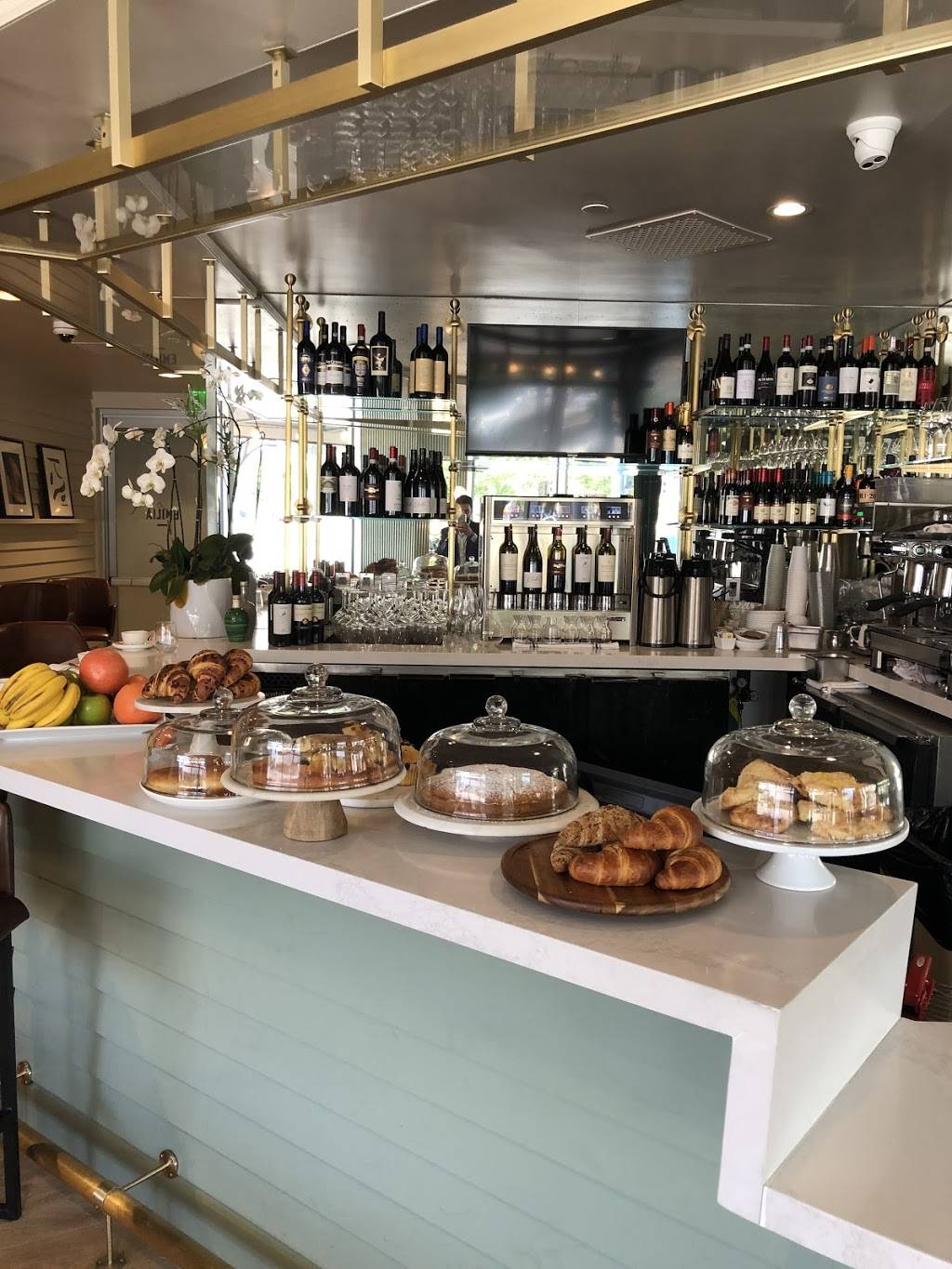 Emilia | restaurant | 8500 Burton Way, Los Angeles, CA 90048, USA | 4249994755 OR +1 424-999-4755