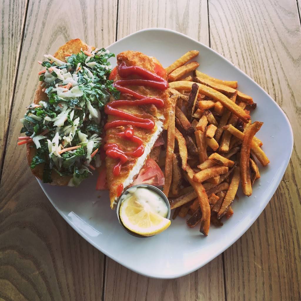 The Boat House Restaurant | restaurant | 2 Johnson St, Winona, MN 55987, USA | 5074746550 OR +1 507-474-6550