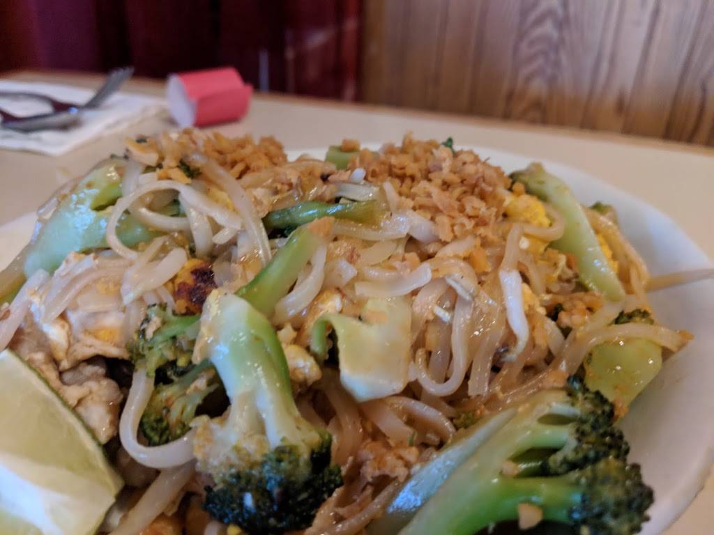 Lao Laan-Xang Restaurant | restaurant | 1146 Williamson St, Madison, WI 53703, USA | 6082800104 OR +1 608-280-0104