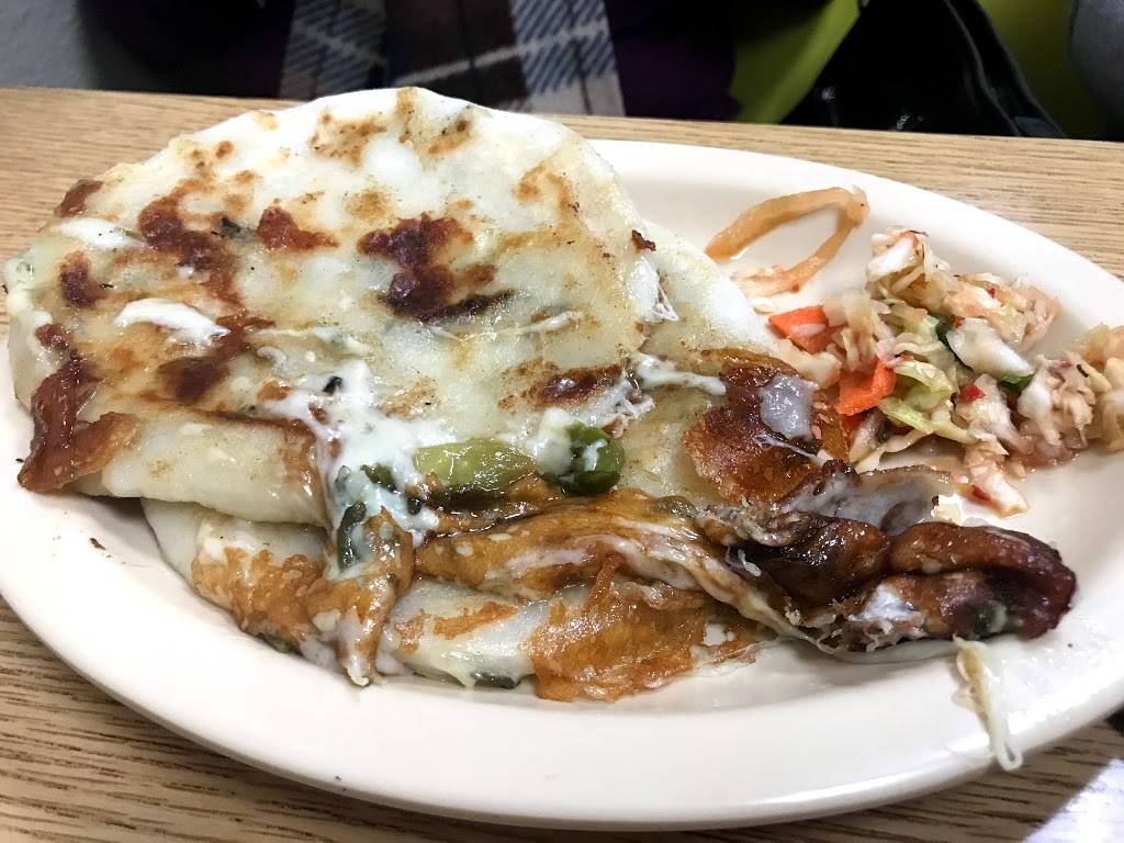 Un Rincon Centro Americano | restaurant | 13576 Harbor Blvd B3, Garden Grove, CA 92843, USA | 7145373828 OR +1 714-537-3828