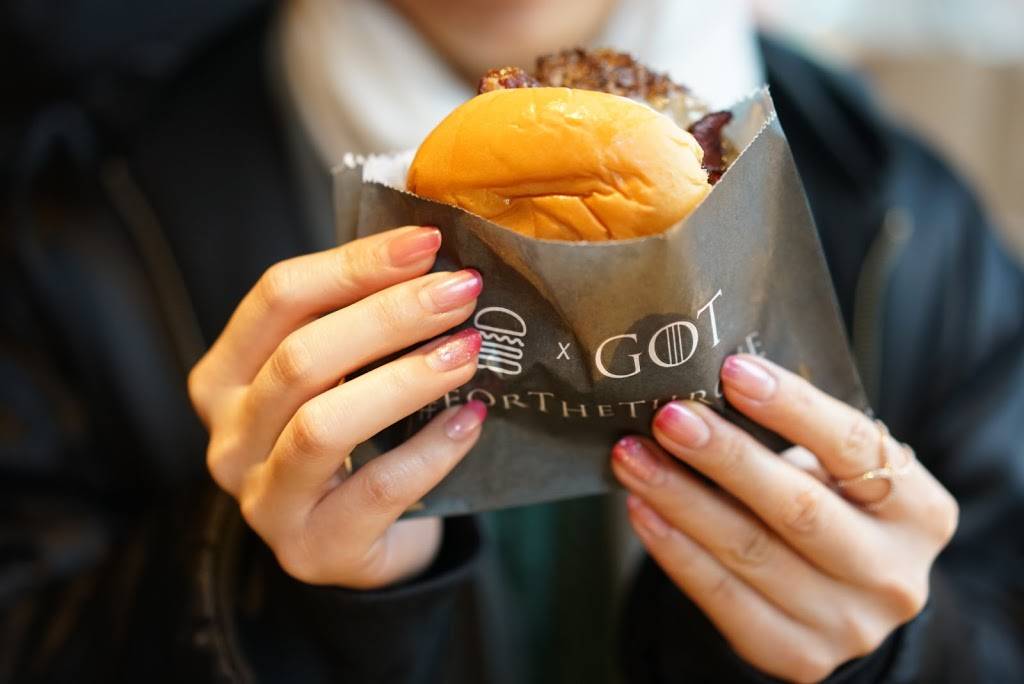 Shake Shack | restaurant | 234-236 Newbury St, Boston, MA 02116, USA | 6179335050 OR +1 617-933-5050