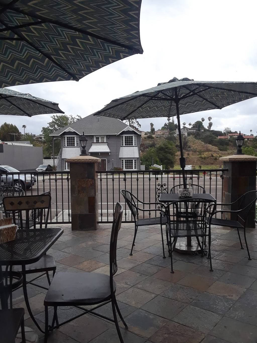 Los Cabos Mexican & Seafood | restaurant | 760 E Vista Way, Vista, CA 92084, USA | 7607245952 OR +1 760-724-5952