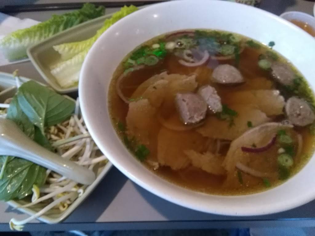 Bourays Pho & grill | restaurant | 609 Clay St, Houston, TX 77002, USA | 7136525999 OR +1 713-652-5999