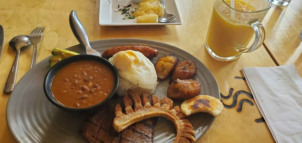 Ajiaco Colombian Bistro | restaurant | 3216 Silver Ave SE, Albuquerque, NM 87108, USA | 5052662305 OR +1 505-266-2305