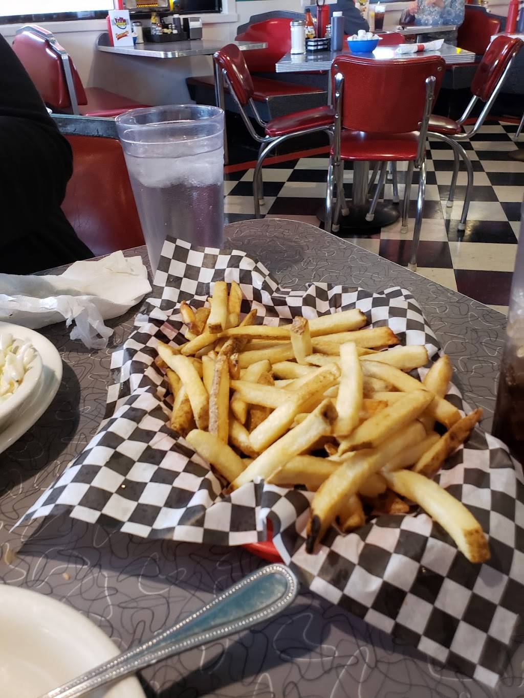 BVille Diner | restaurant | 18 E Genesee St, Baldwinsville, NY 13027, USA | 3156353180 OR +1 315-635-3180