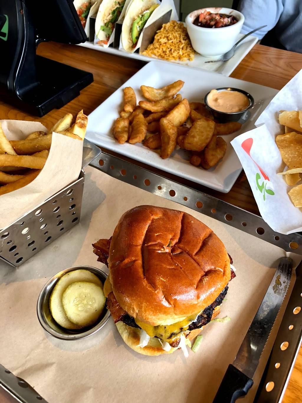 Chilis Grill & Bar | restaurant | 4211 Waialae Ave, Honolulu, HI 96816, USA | 8087385773 OR +1 808-738-5773