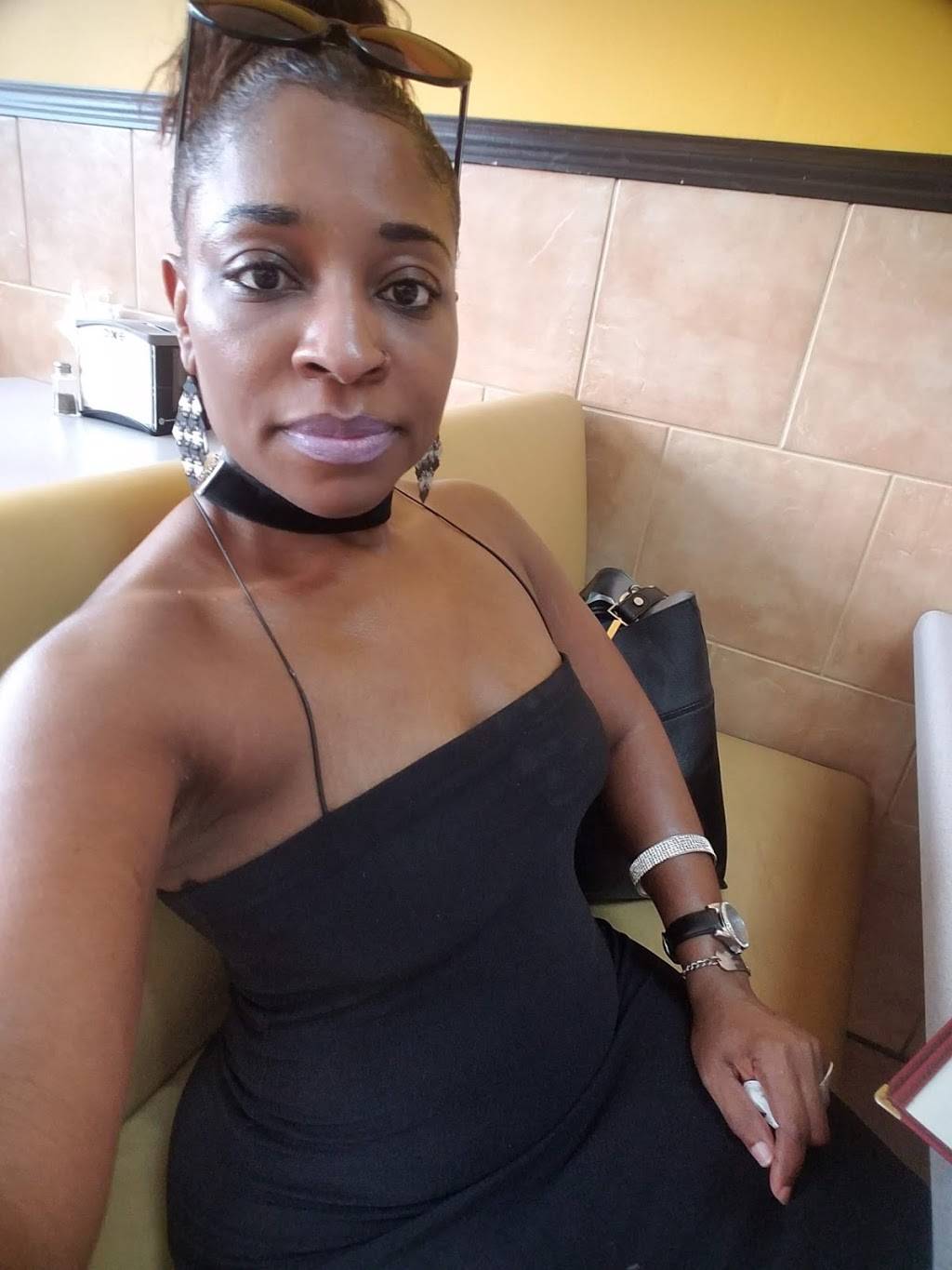 Marietta Wings & More | restaurant | 1869 Cobb Pkwy SE #450, Marietta, GA 30060, USA | 7709553130 OR +1 770-955-3130