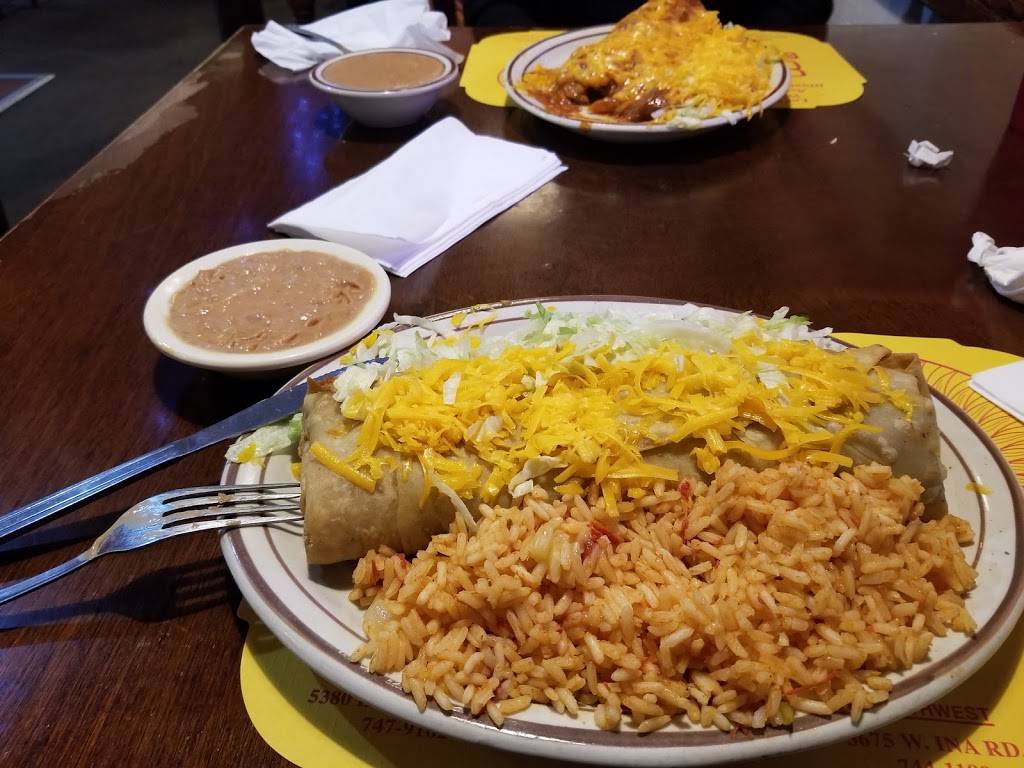 El Molinito | restaurant | 3675 W Ina Rd, Tucson, AZ 85741, USA | 5207441188 OR +1 520-744-1188