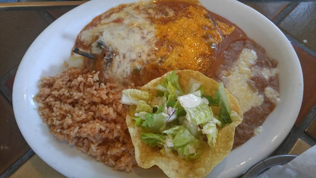 Coyotes | restaurant | 14015 CA-88, Lockeford, CA 95237, USA | 2097275900 OR +1 209-727-5900