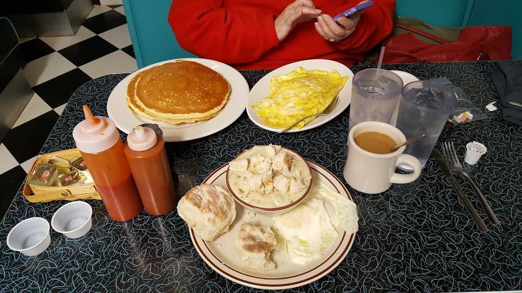 Nancys Diner | restaurant | 426 Main St, Grafton, OH 44044, USA | 4409262462 OR +1 440-926-2462
