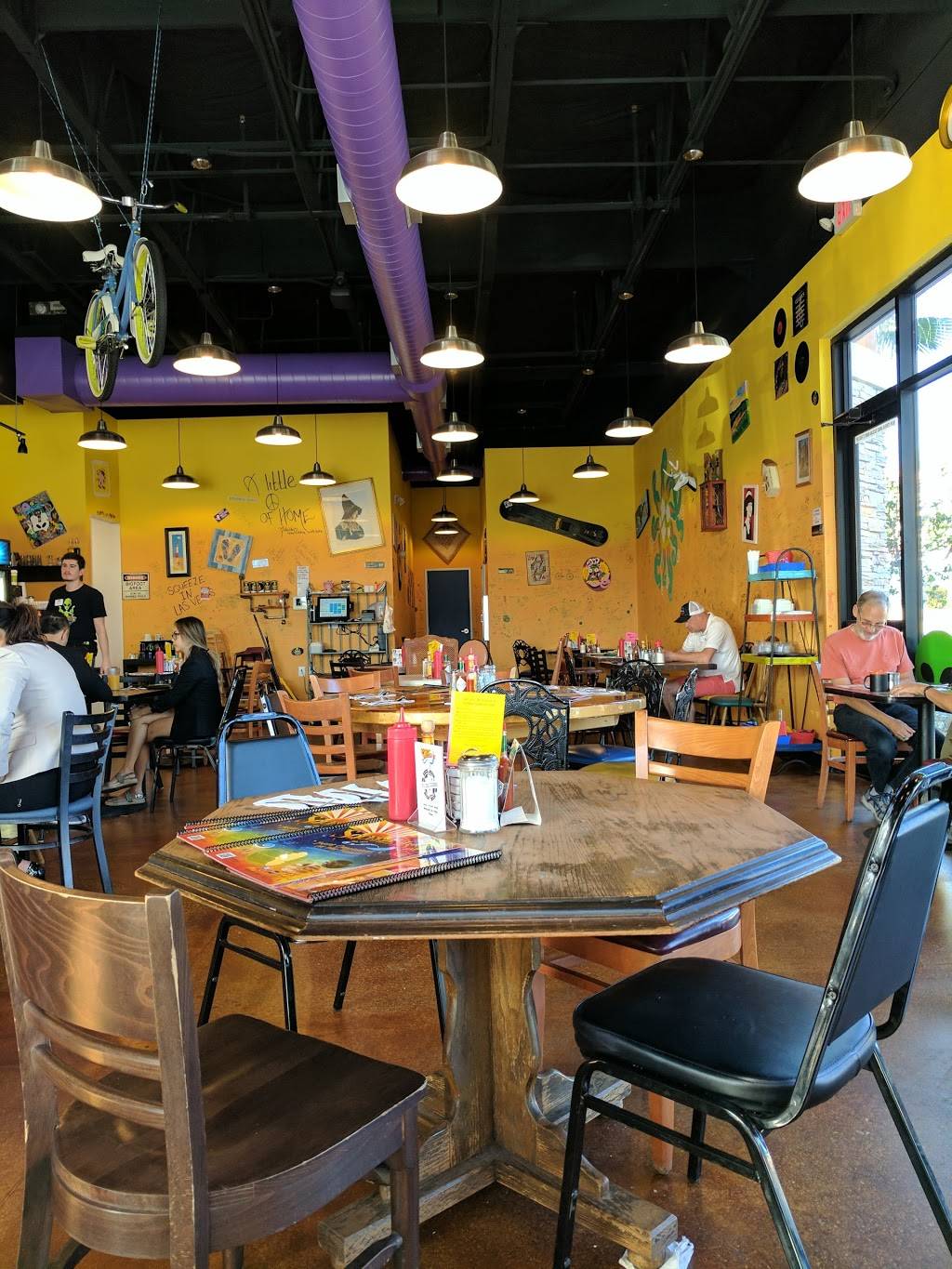 Squeeze In | restaurant | 5165 S Fort Apache Rd #195, Las Vegas, NV 89148, USA | 7024853971 OR +1 702-485-3971