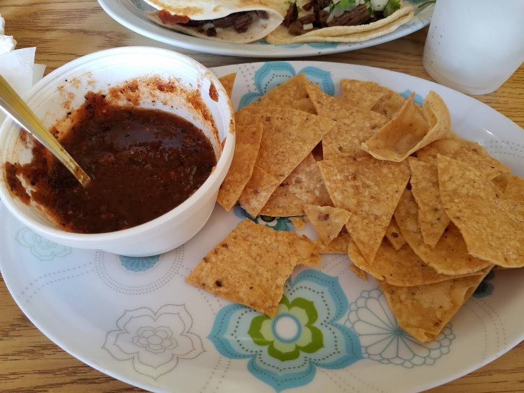 Fas Tacos | restaurant | 84 N Eastwood Dr, Woodstock, IL 60098, USA | 8153372688 OR +1 815-337-2688