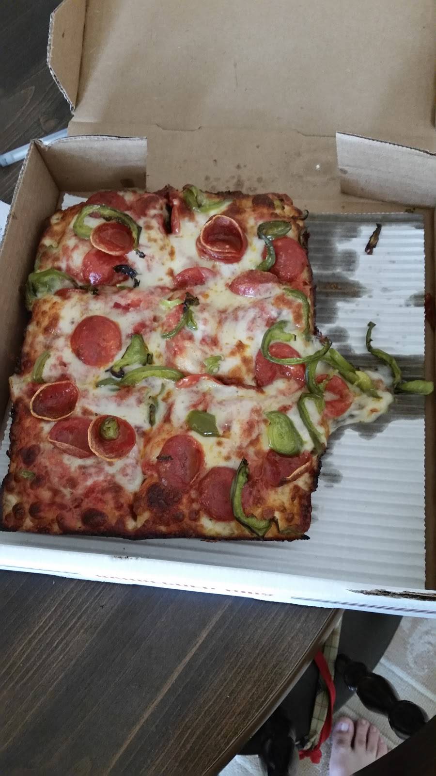 Sams Sorrento Pizza | restaurant | 14 Market St, Mt Clemens, MI 48043, USA | 5864638677 OR +1 586-463-8677