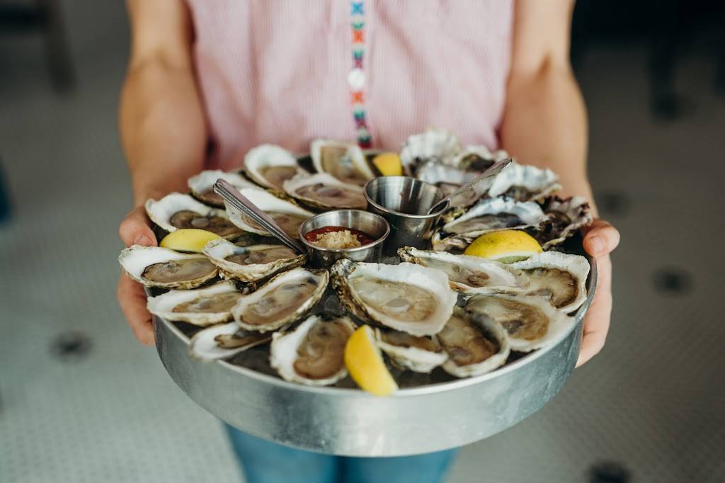 Dylans Oyster Cellar | restaurant | 3601 Chestnut Ave, Baltimore, MD 21211, USA | 4437596595 OR +1 443-759-6595