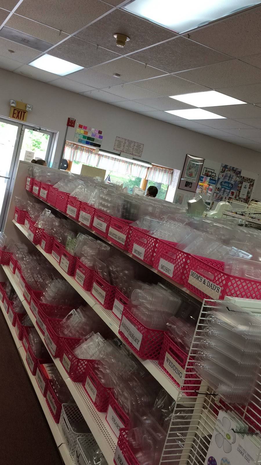 Eatons Cake & Candy Supplies | bakery | 114 Londonderry Turnpike, Hooksett, NH 03106, USA | 6036271808 OR +1 603-627-1808