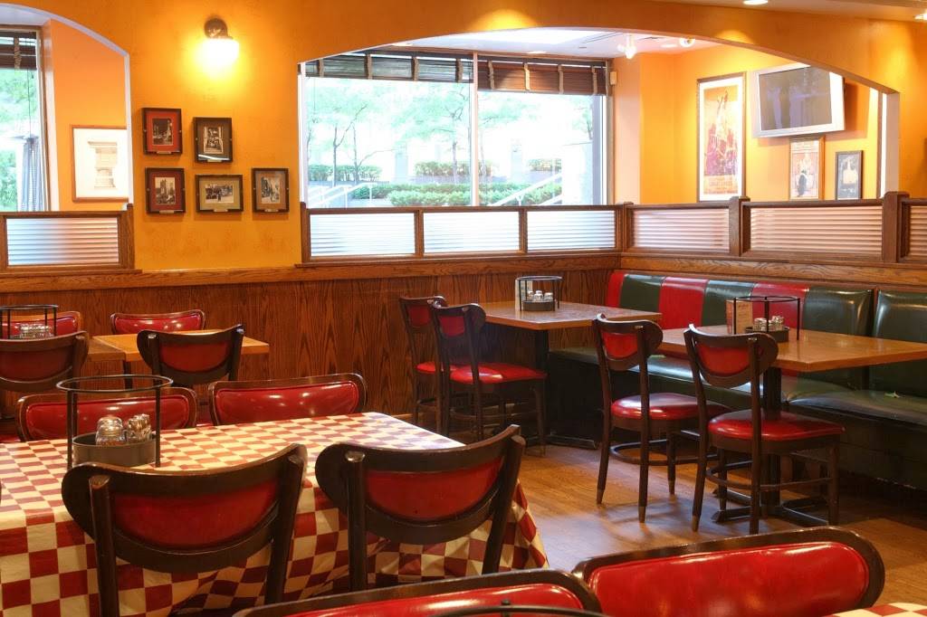 Giordanos | restaurant | 130 E Randolph St, Chicago, IL 60601, USA | 3126161200 OR +1 312-616-1200