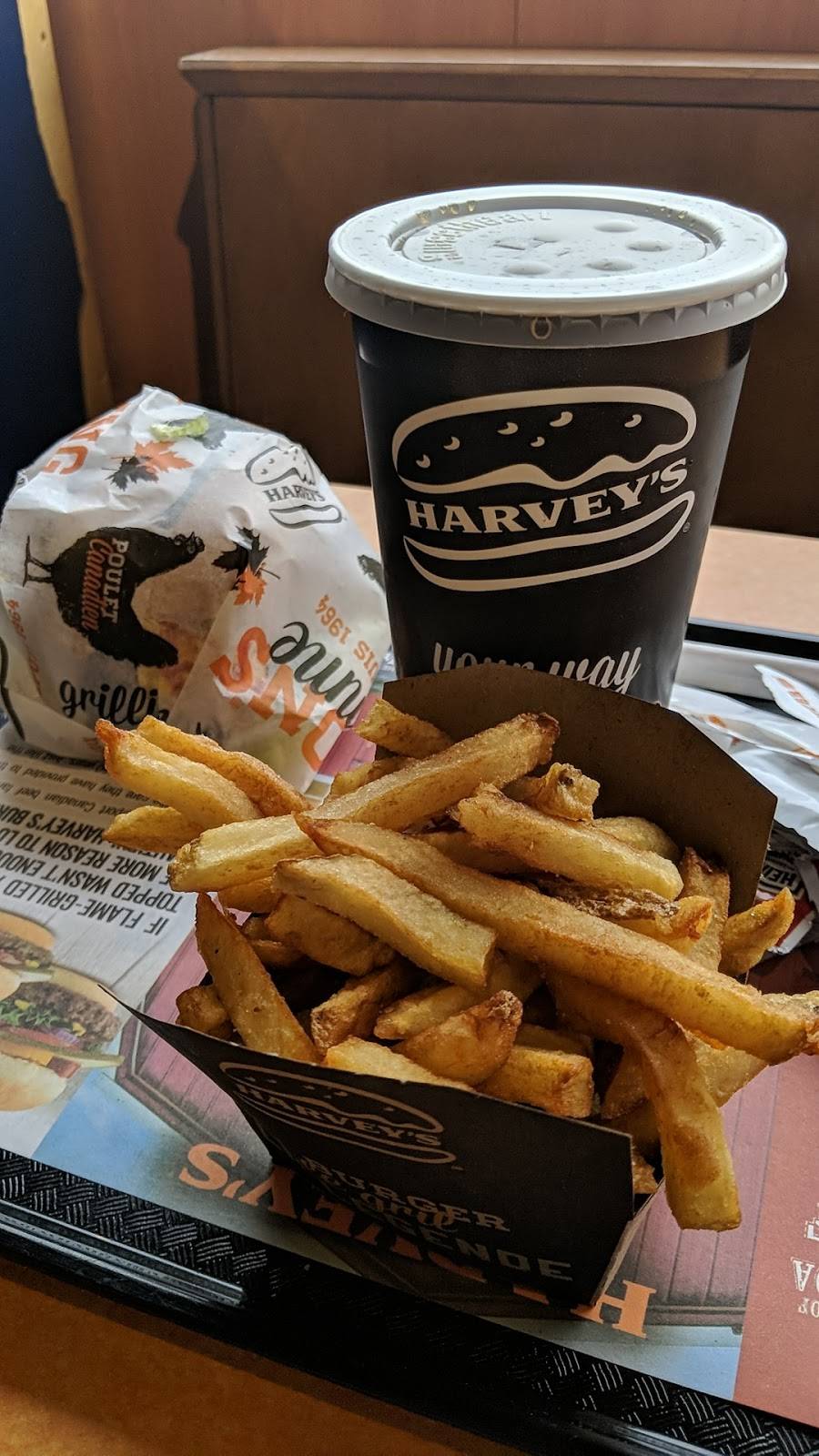 Harveys | restaurant | 830 Niagara St, Welland, ON L3C 1M3, Canada | 9057354040 OR +1 905-735-4040