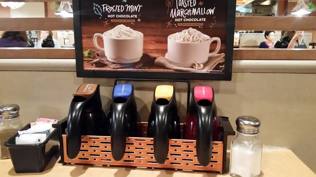 IHOP | restaurant | 15517 Northern Blvd, Flushing, NY 11354, USA | 7183535576 OR +1 718-353-5576