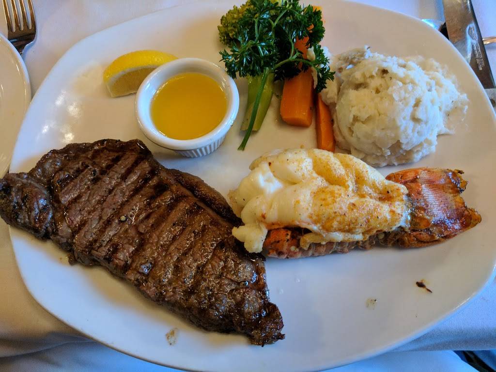 Lord Byron Steak & Seafood House | restaurant | 10 Main St S, Waterdown, ON L0R 2H0, Canada | 9056896648 OR +1 905-689-6648