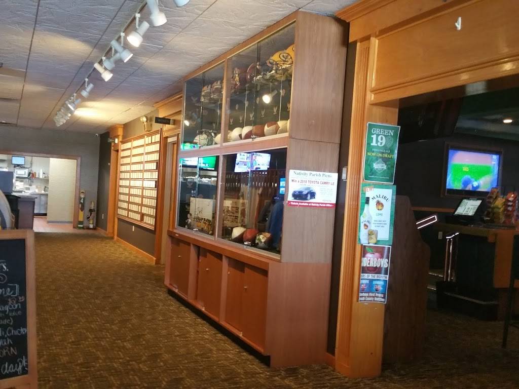 Krolls West | restaurant | 1990 S Ridge Rd, Ashwaubenon, WI 54304, USA | 9204971111 OR +1 920-497-1111