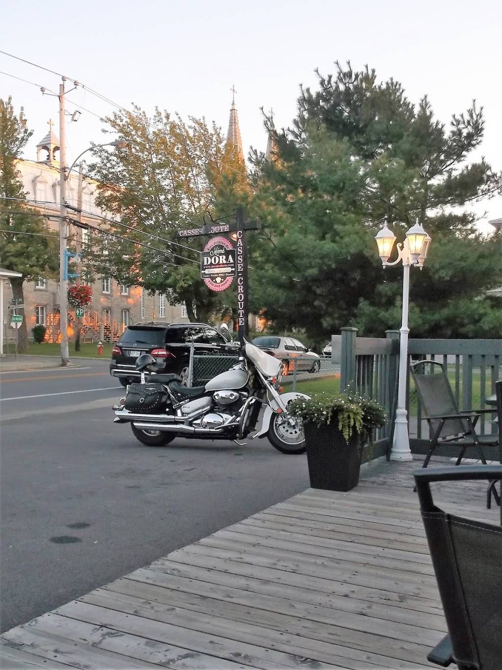 Les Délices De Mémé Dora | restaurant | 629 QC-209, Saint-Chrysostome, QC J0S 1R0, Canada | 4503016008 OR +1 450-301-6008