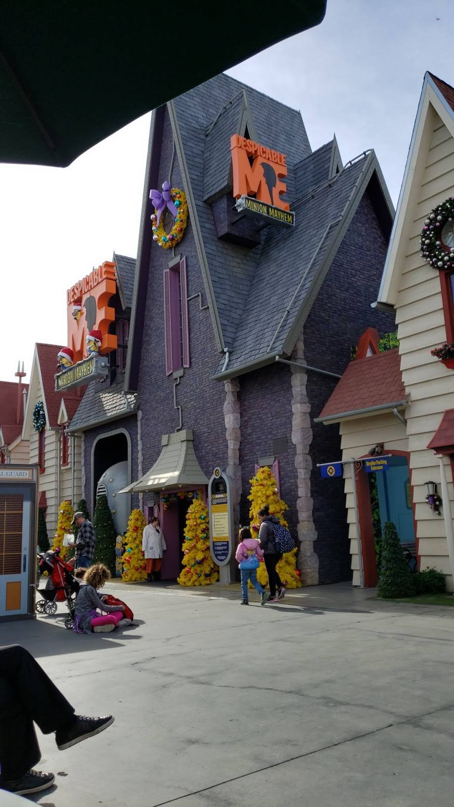 Despicable Delights | restaurant | 49 Production Plaza, North Hollywood, CA 91602, USA | 8008648377 OR +1 800-864-8377