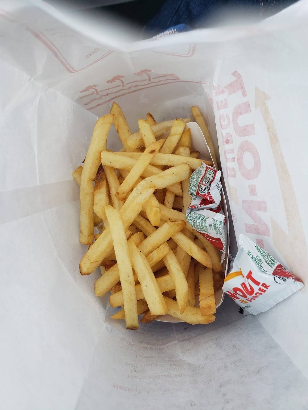 In-N-Out Burger | restaurant | 30655 Gateway Pl, Ladera Ranch, CA 92694, USA | 8007861000 OR +1 800-786-1000
