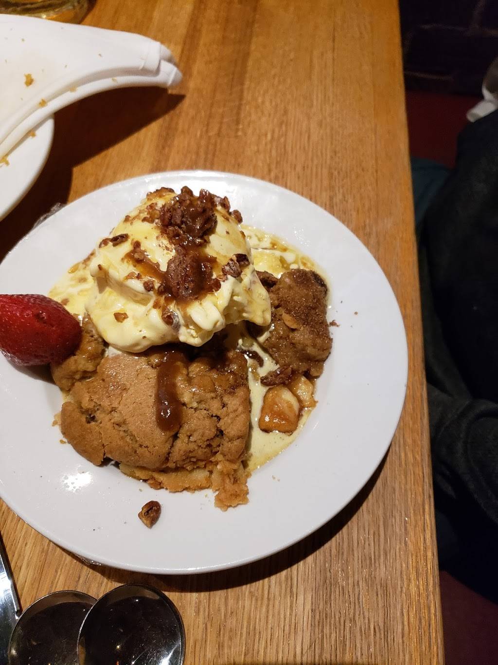 Raffertys Restaurant & Bar Kennesaw | restaurant | 2501 Cobb Pl Ln NW, Kennesaw, GA 30144, USA | 7707928001 OR +1 770-792-8001